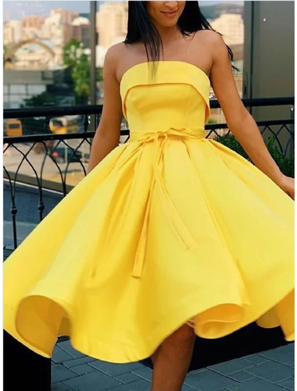 A-Line Vintage Sexy Homecoming Cocktail Party Dress Dress Strapless Sleeveless Knee Length Satin with Pleats Lace Sexy Club