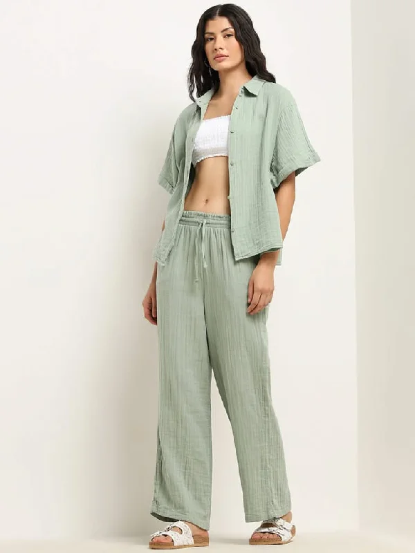 Wunderlove Light Green Crinkled Mid-Rise Beach Cotton Pants Slim-Fit Leggings