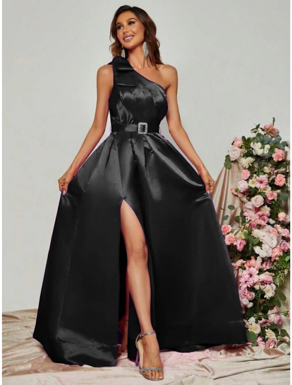 A-Line Evening Gown Black Dress Plus Size Party Dress Formal Fall Floor Length Sleeveless One Shoulder Satin with Pleats Slit Strappy Off-the-shoulder Bohemian Festive