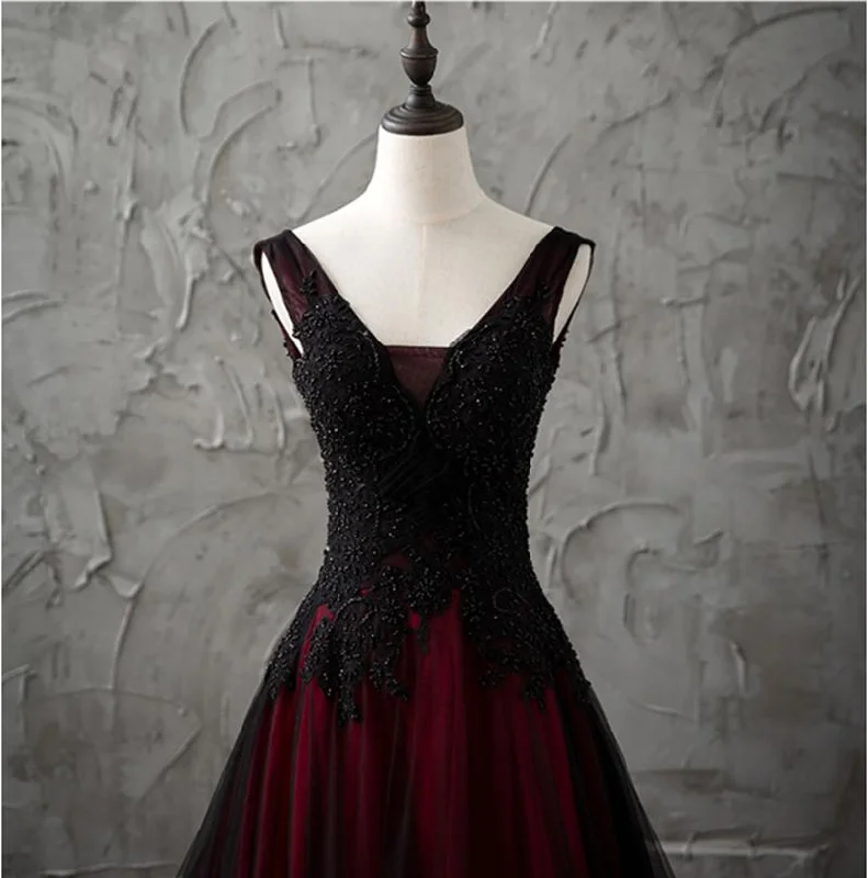 Charming Sleeveless Black and Red Lace Appliques Beaded Party Dress, Low Back Prom Dress Tunics Brand named