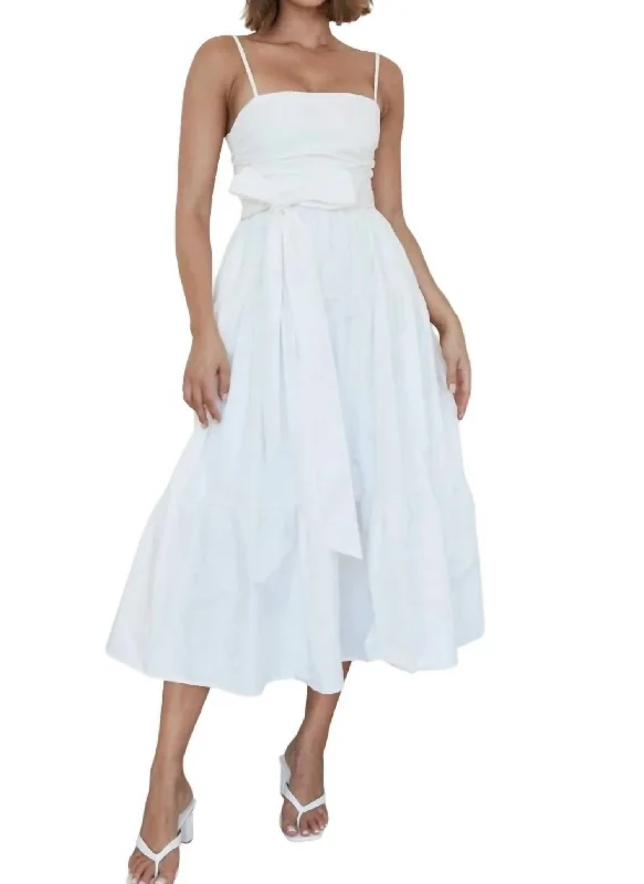 Sabrina Dress In White Crew Neckline Casual
