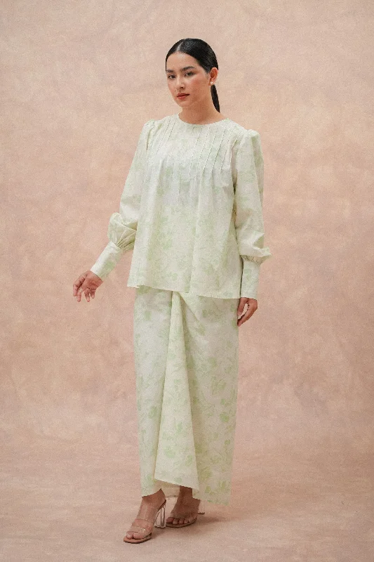 The Signature Knot Skirt in Eden lightweight skirt design