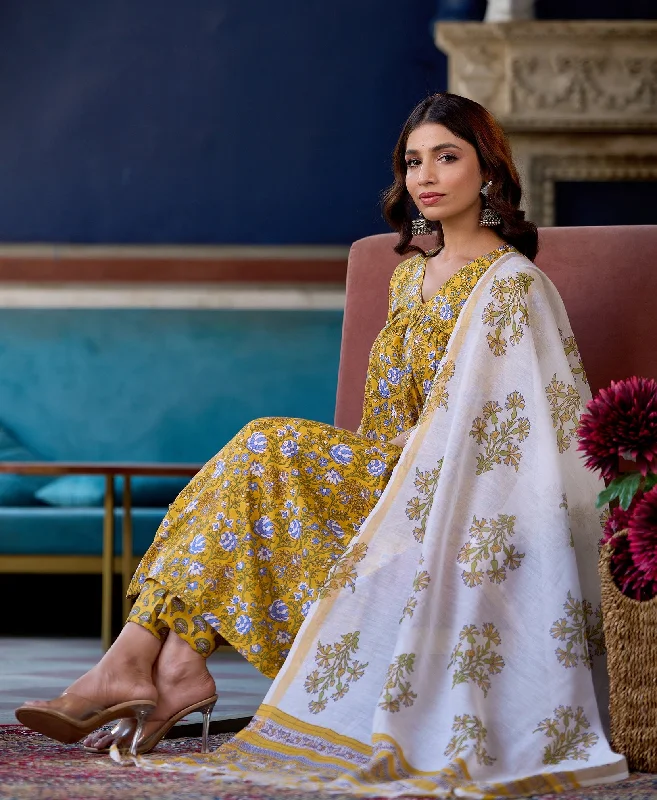 Women's Yellow Printed Viscose Rayon Kurta, Pant And Dupatta Set - Alvami Soft Stretch Trousers Women's Yellow Printed Viscose Rayon Kurta, Pant And Dupatta Set - Alvami Soft Stretch Trousers