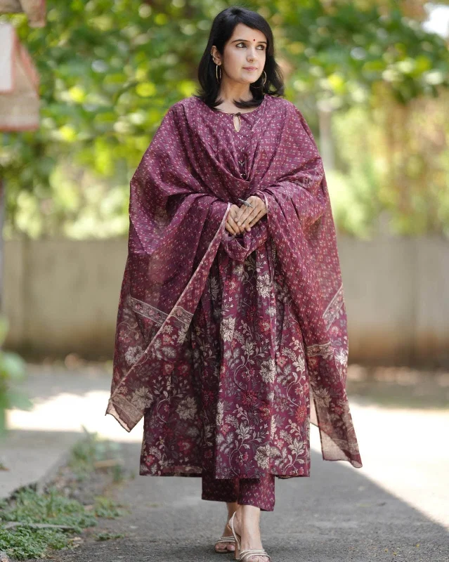 Women's Maroon Viscose Printed Kurta And Pant Set With Dupatta - Alvami Cozy Jogger Leggings Women's Maroon Viscose Printed Kurta And Pant Set With Dupatta - Alvami Cozy Jogger Leggings