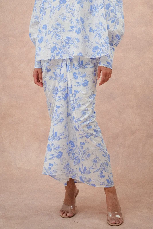 The Signature Knot Skirt in Provence breathable skirt fabric