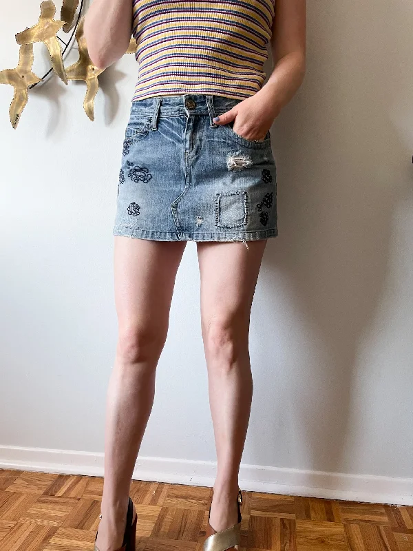 American Eagle Outfitters Distressed Embroidered Denim Mini Skirt - Size 4 boho skirt vibe