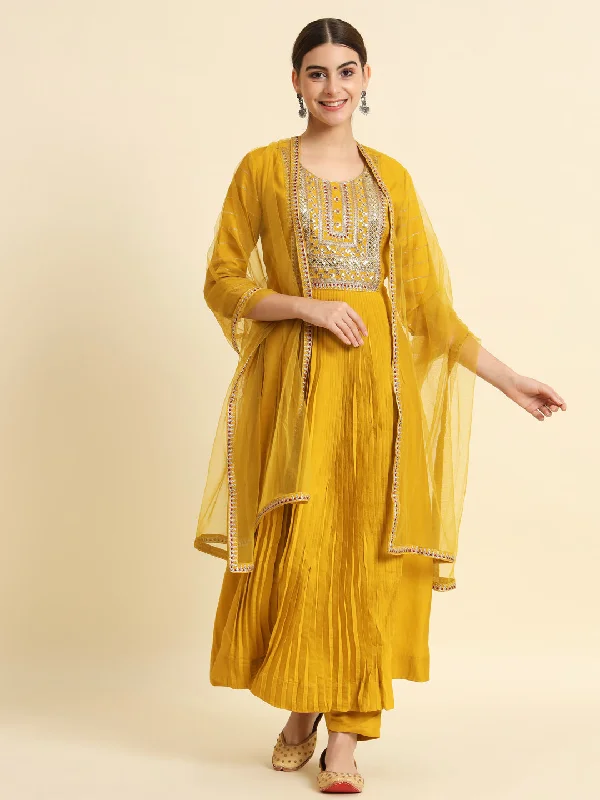 Women's Round Neck Sequence Embroidered Work Pure Chanderi Silk Fabric Kurta & Pant With Dupatta Set - Taantav Cozy Fitted Pants Women's Round Neck Sequence Embroidered Work Pure Chanderi Silk Fabric Kurta & Pant With Dupatta Set - Taantav Cozy Fitted Pants